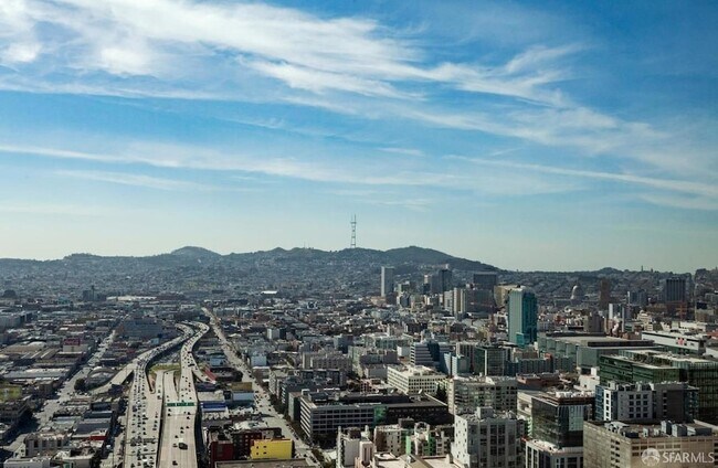 Building Photo - 425 1st St