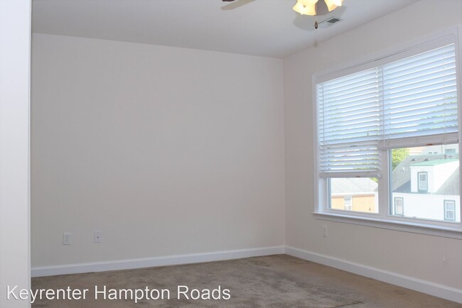 Building Photo - 4 br, 3.5 bath House - 1459 W 43rd Street