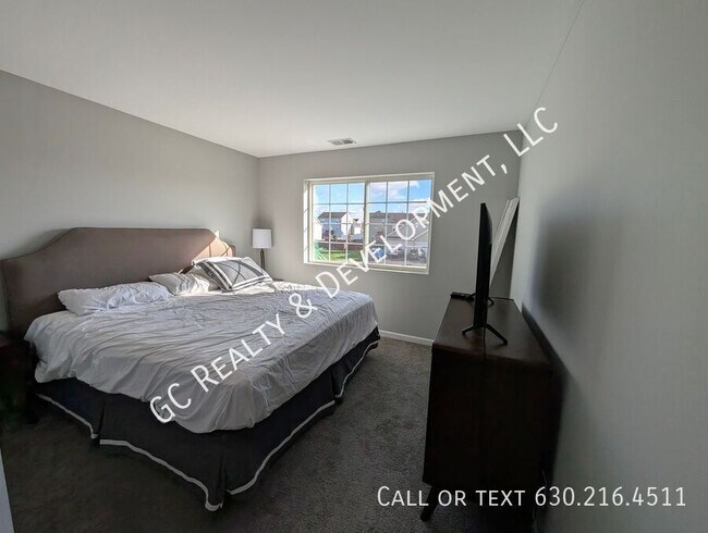 Building Photo - 646 Vine St