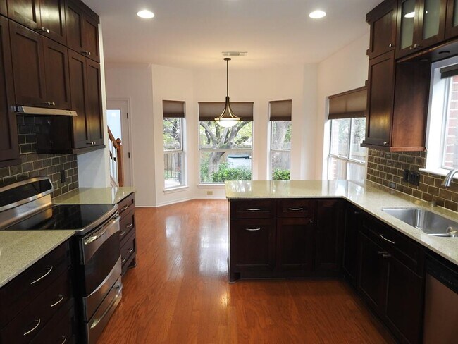 Building Photo - 11207 Crossland Dr