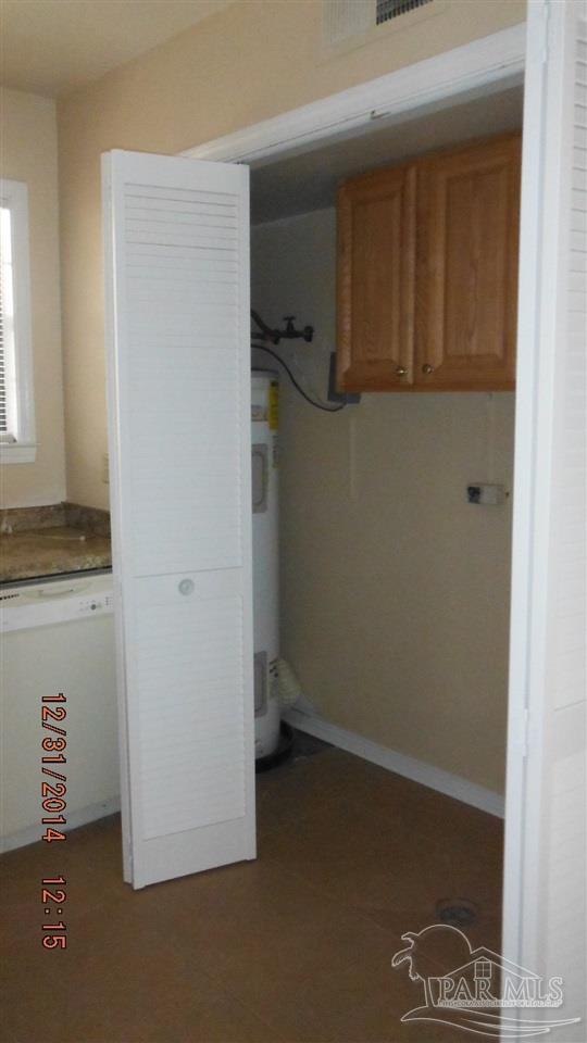 Building Photo - 2361 Sugartree Ct