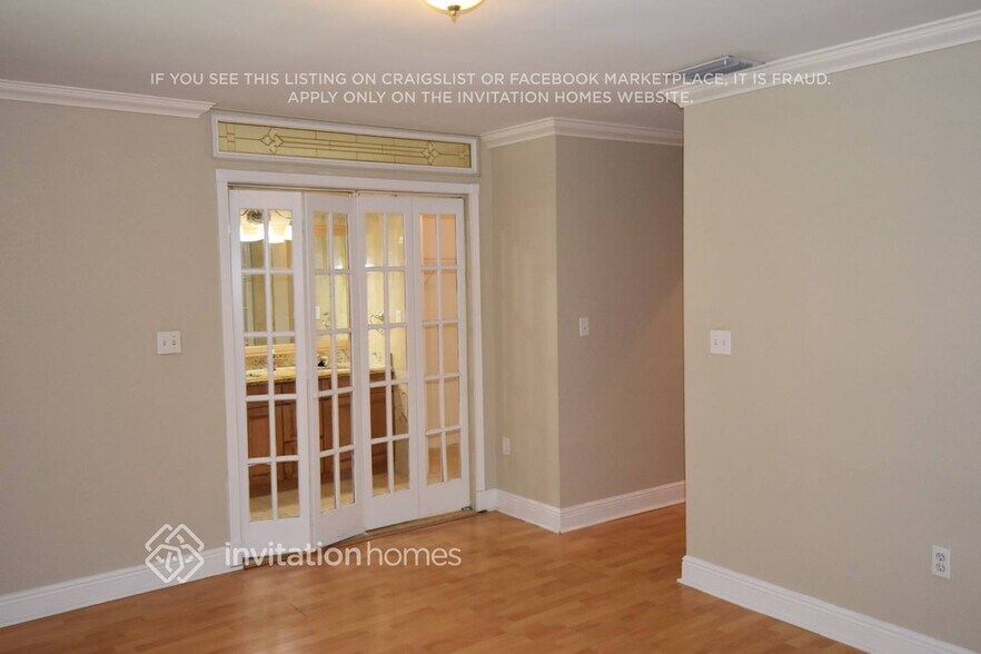 Building Photo - 9811 SW 13th Ct