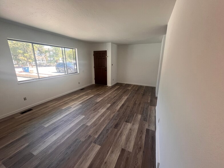 Building Photo - 3253 Castaneda Dr