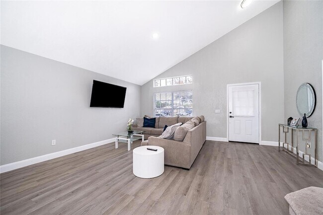 Building Photo - 3007 Stillwater Dr