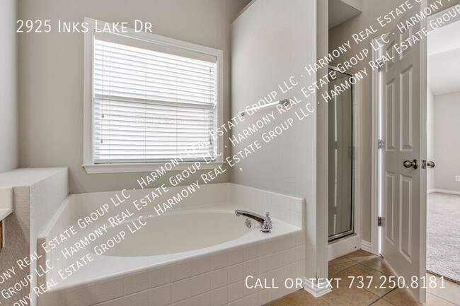 Building Photo - 2925 Inks Lake Dr