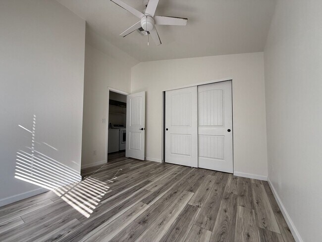 Building Photo - Chandler Blvd./Gilbert Rd, Patio home, 3 b...