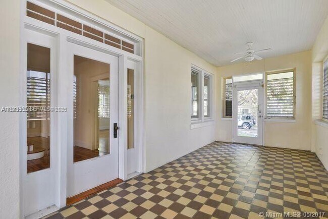 Building Photo - 2000 S Miami Ave