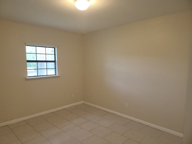 Building Photo - 8790 Florida Rd