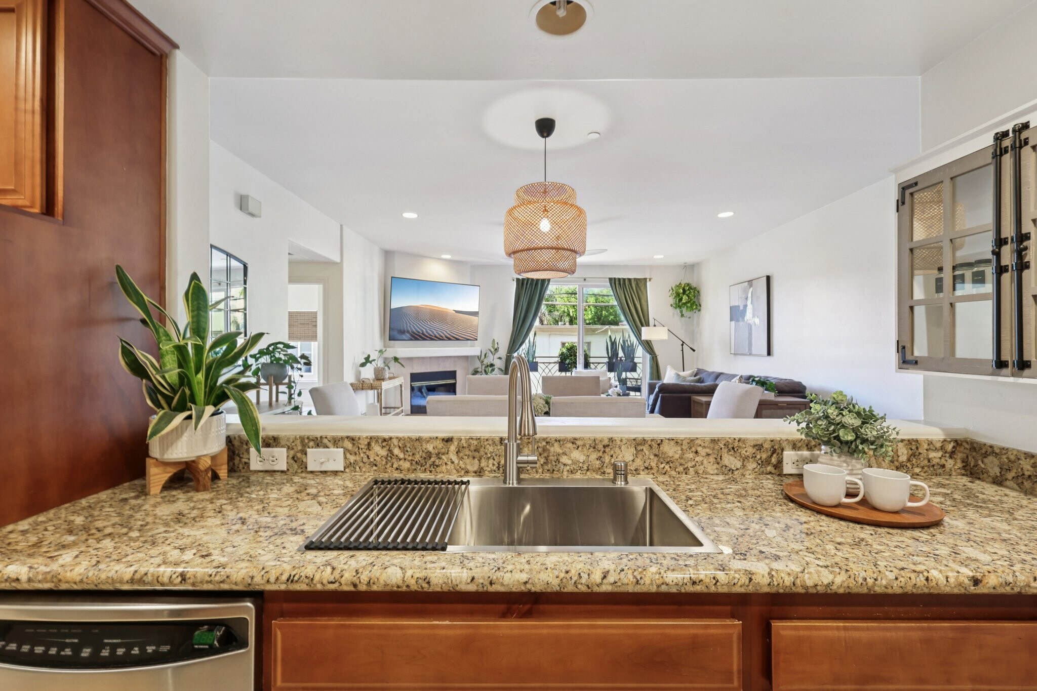 Building Photo - 3990 Centre St