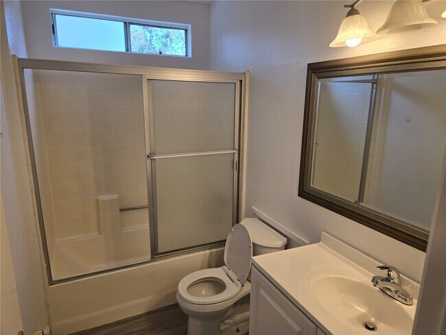 Building Photo - 2612 Avenida Del Vista