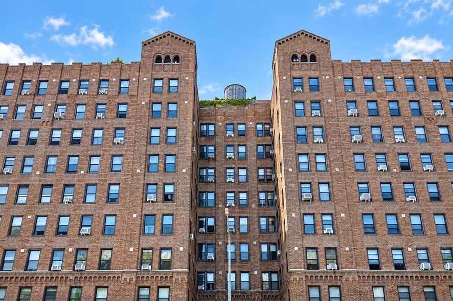 Building Photo - 83-00 Talbot St