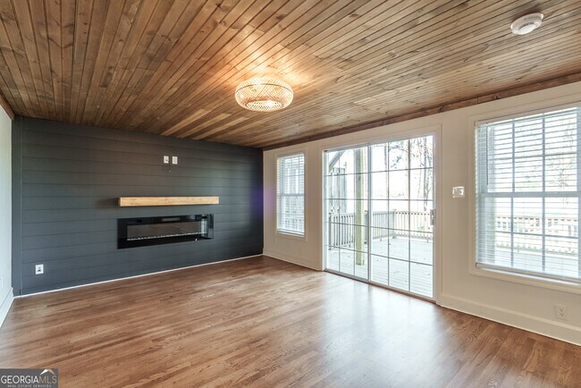 Building Photo - 384 Arrowhead Trail NE