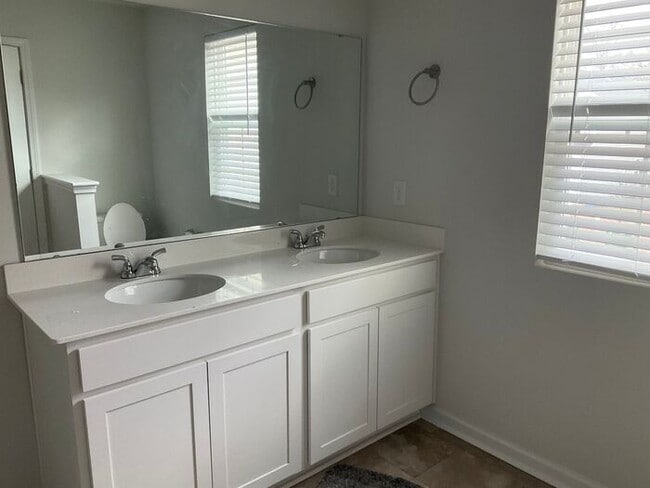 Building Photo - Kings Parish