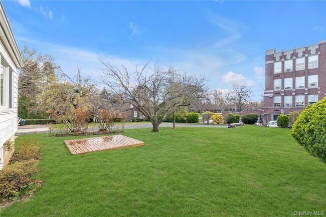 Building Photo - 19 Anstice St