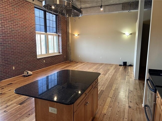 Building Photo - 6105 Blue Stone Rd