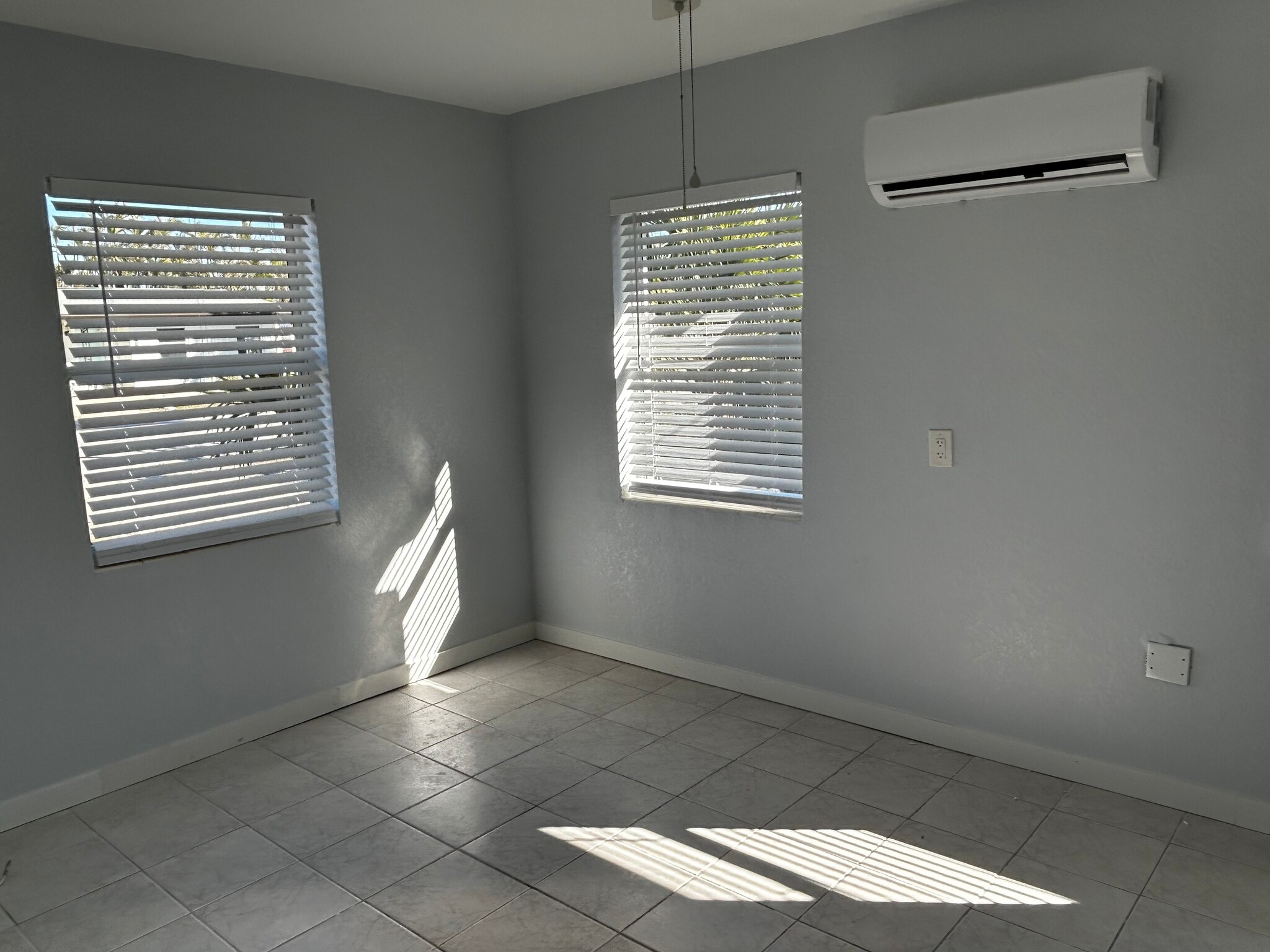 Building Photo - 14018 E Parsley Dr