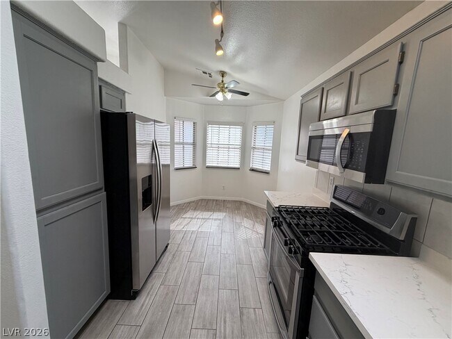 Building Photo - 5905 Silver Heights St
