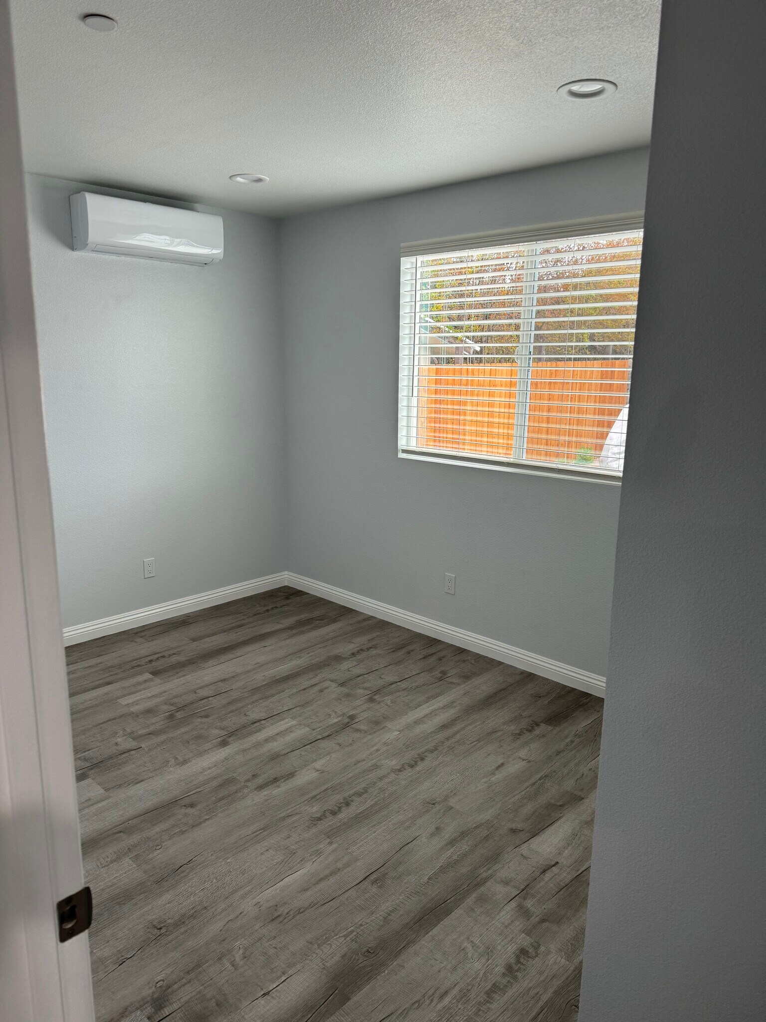 1st bedroom - 1363 Hudspeth St