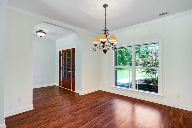Building Photo - 829 Nease Rd