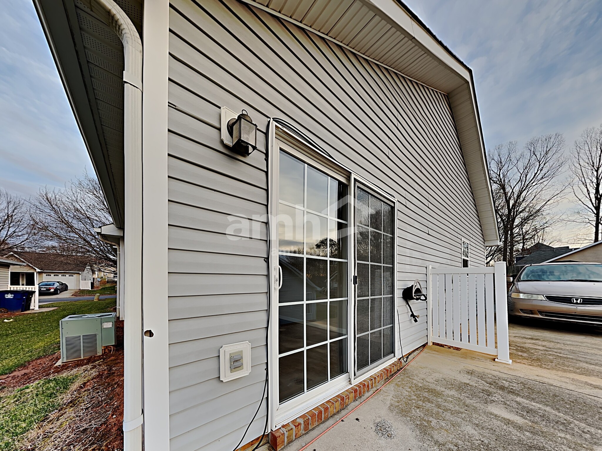 Building Photo - 100 Charlotte Ct