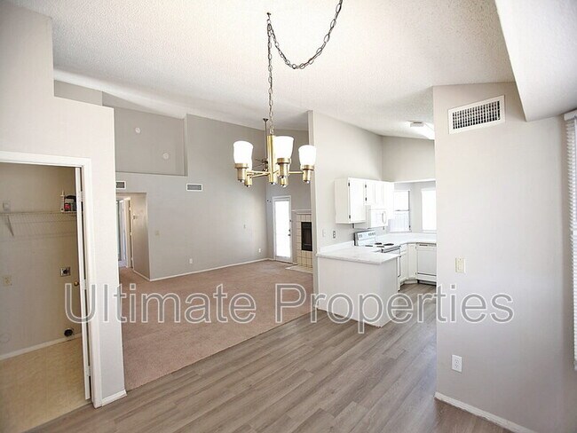 Building Photo - 7509 W San Juan Ave