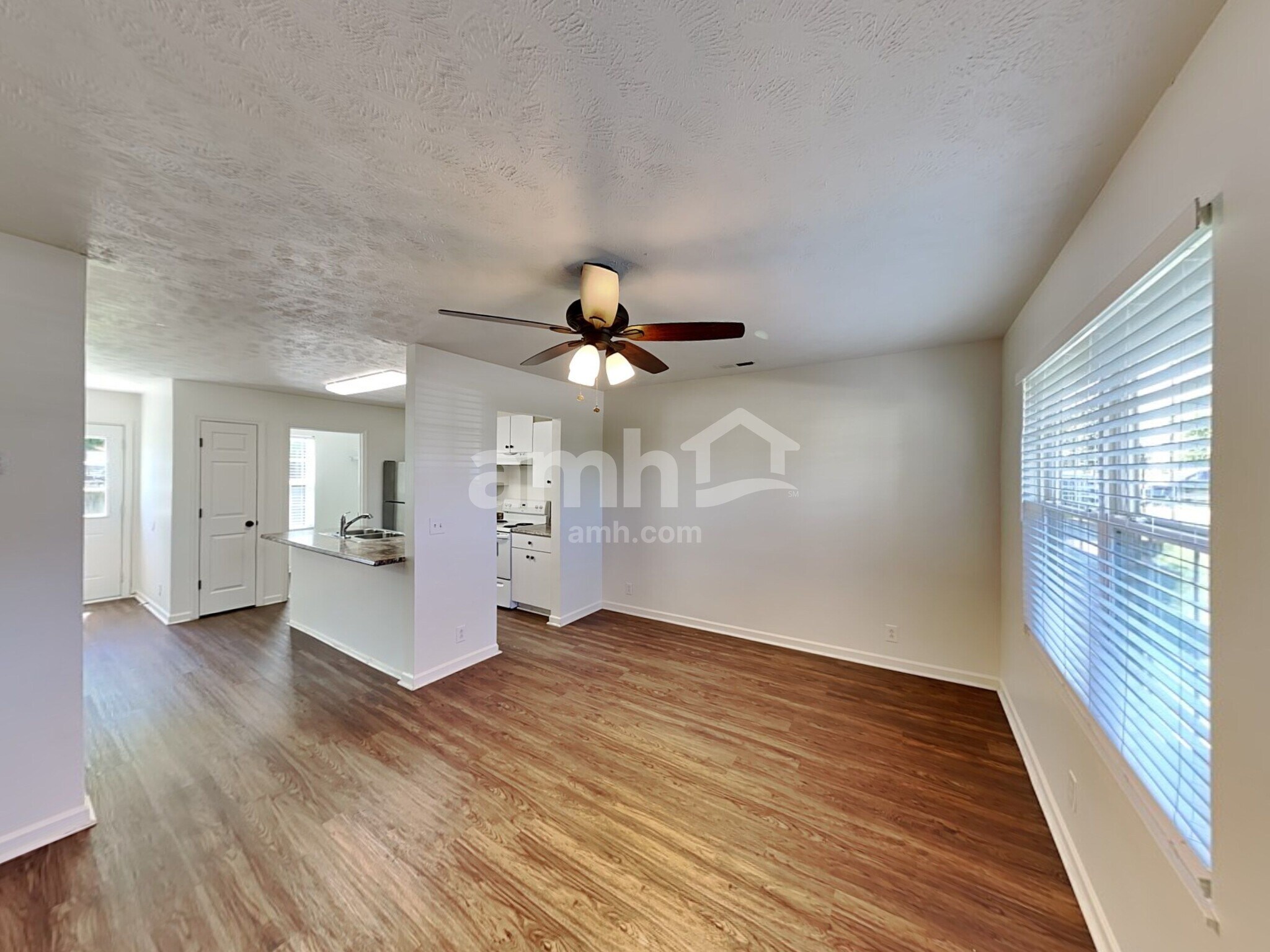 Building Photo - 1419 Westview Dr