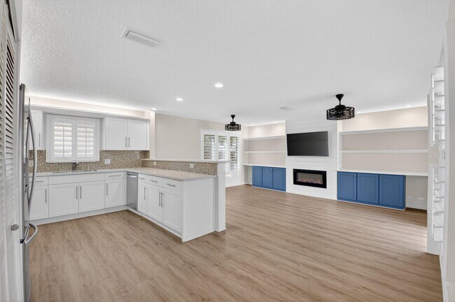 Building Photo - 4517 NW 5th Ave