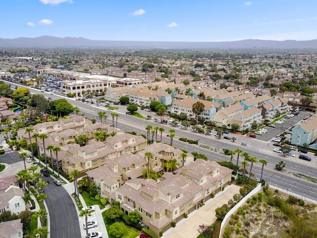 Building Photo - 7973 Osuna Cir