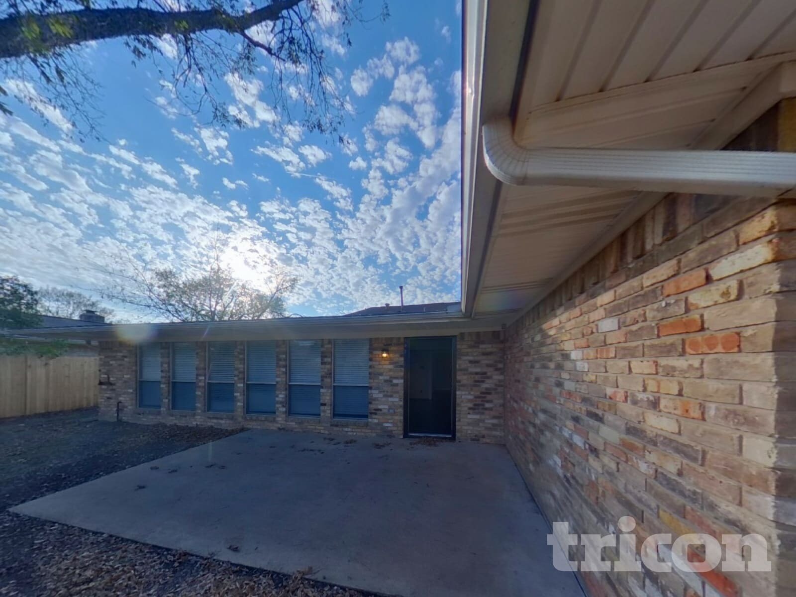 Building Photo - 600 Spring Willow Dr