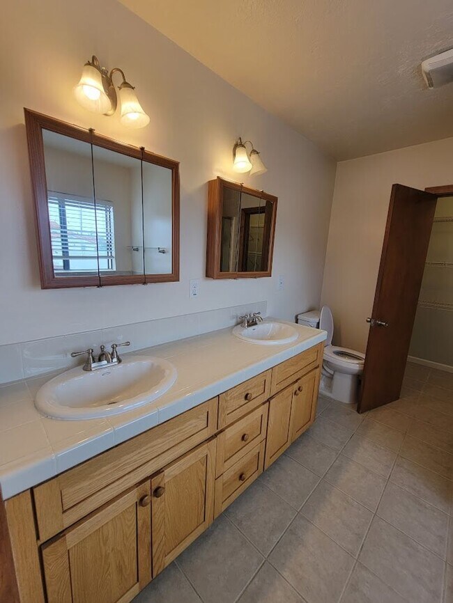 Building Photo - 249