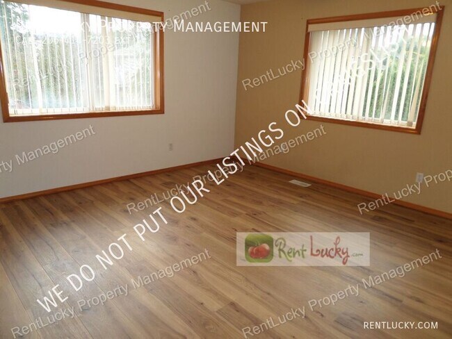 Building Photo - 5039 S 178th St