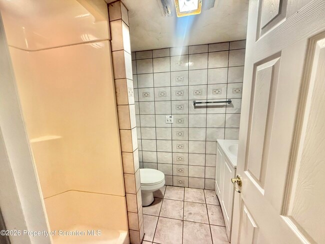 Building Photo - 1301 Main St