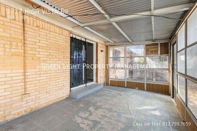 Building Photo - 3717 High Vista Dr