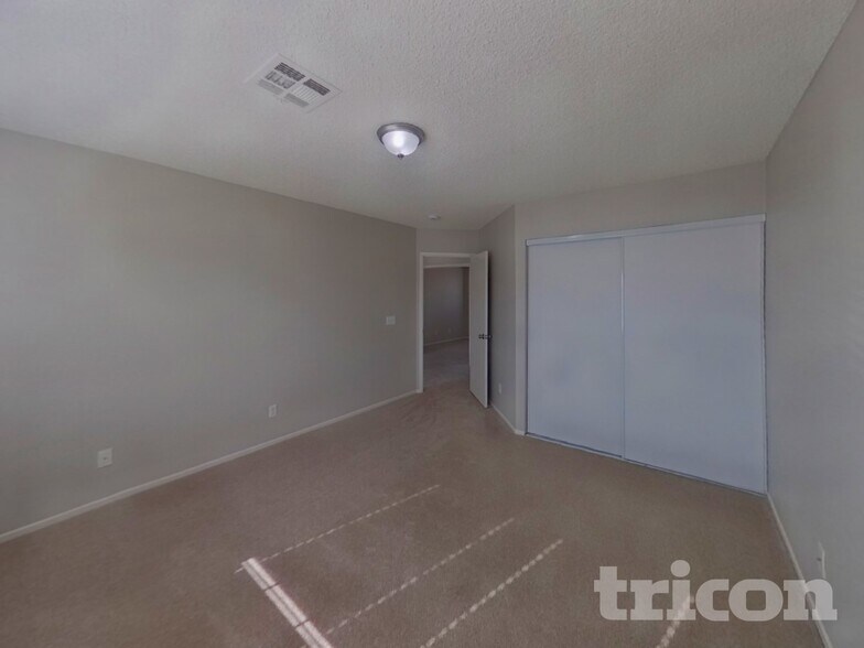 Building Photo - 1446 Lodgepole Dr