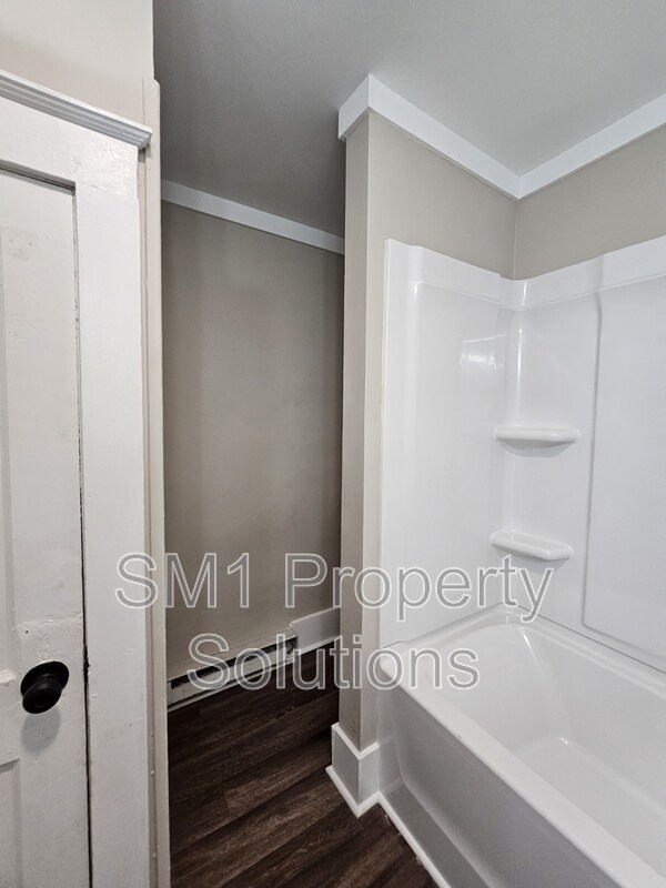Building Photo - 702 Silver Ave