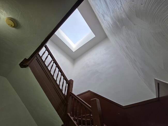 Building Photo - 6529 S Kimbark Ave