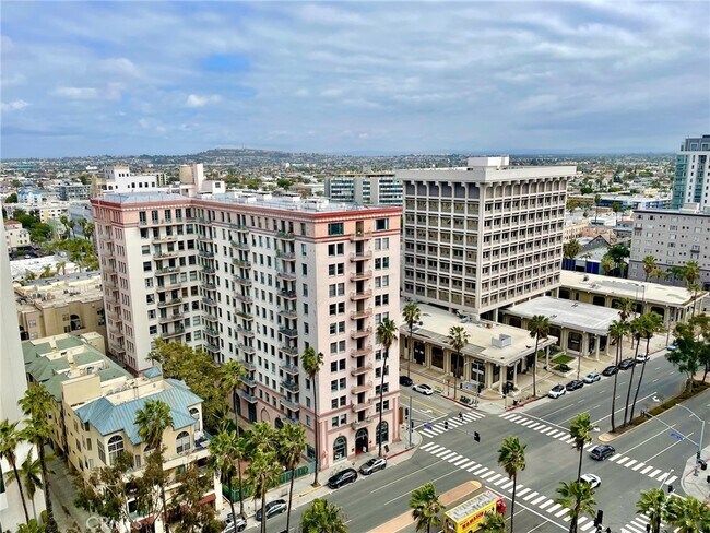 Building Photo - 488 E Ocean Blvd