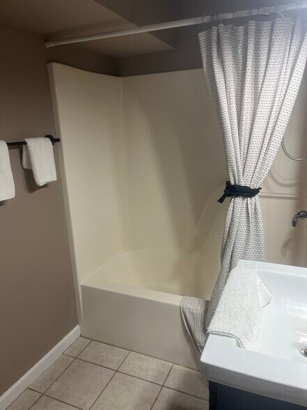 Building Photo - 316 Myers Corners Rd