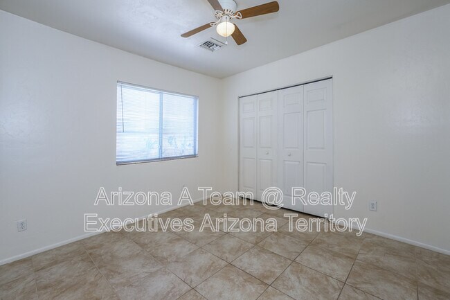 Building Photo - 2635 N Fontana Ave