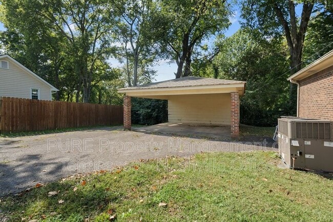 Building Photo - 1001 Glendale Ln