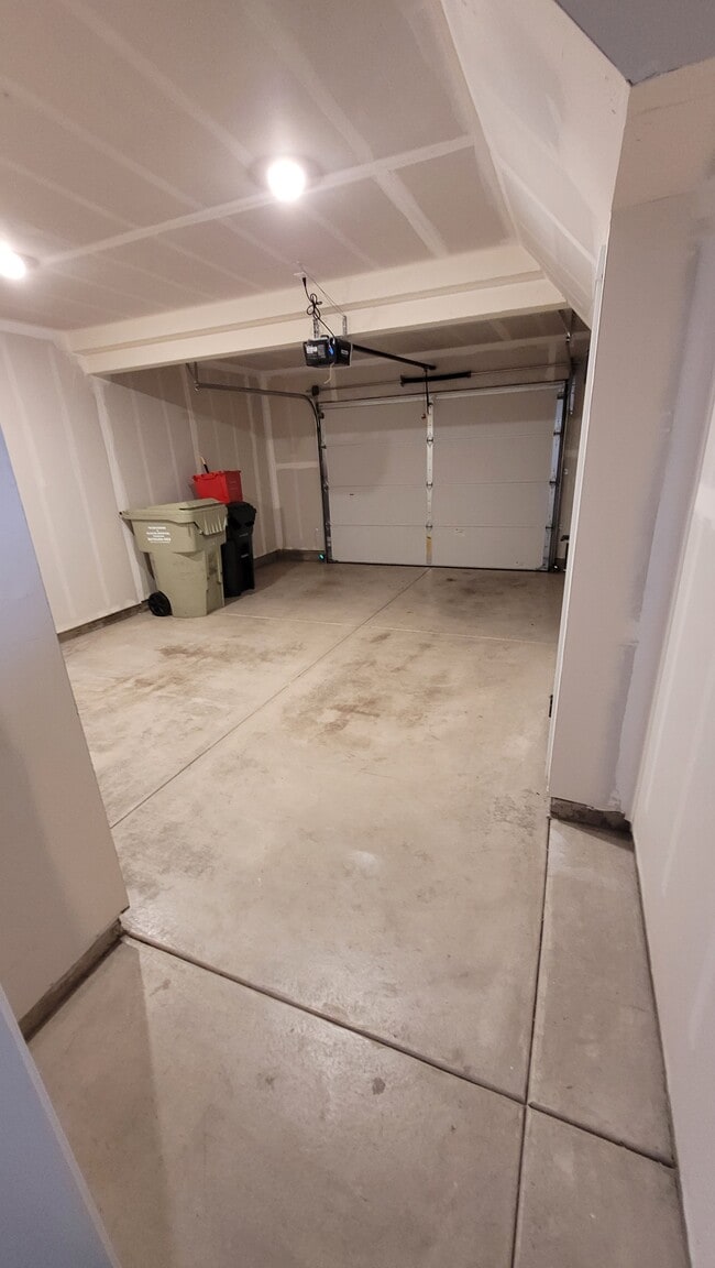 Building Photo - 7065 NW Bountiful Terrace