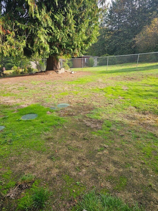 Building Photo - West hill Auburn - Darling 3 bed 1 bath ra...