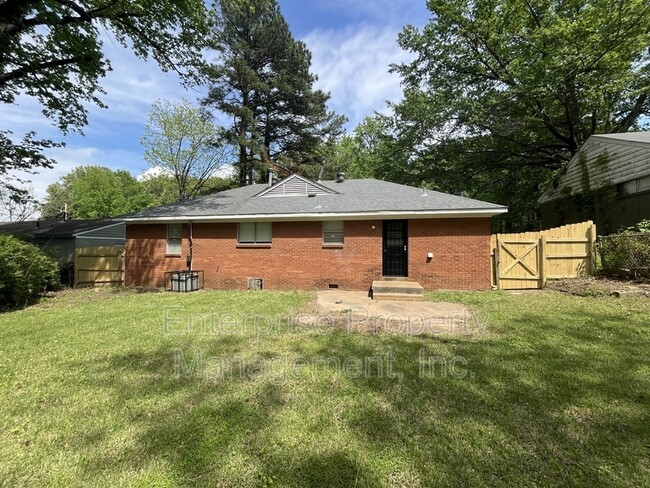 Building Photo - 3535 Debby Dr
