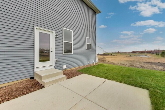 Building Photo - 2240 Bent Grass Wy