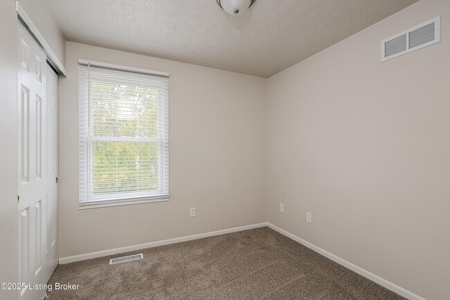 Building Photo - 9505 River Trail Dr