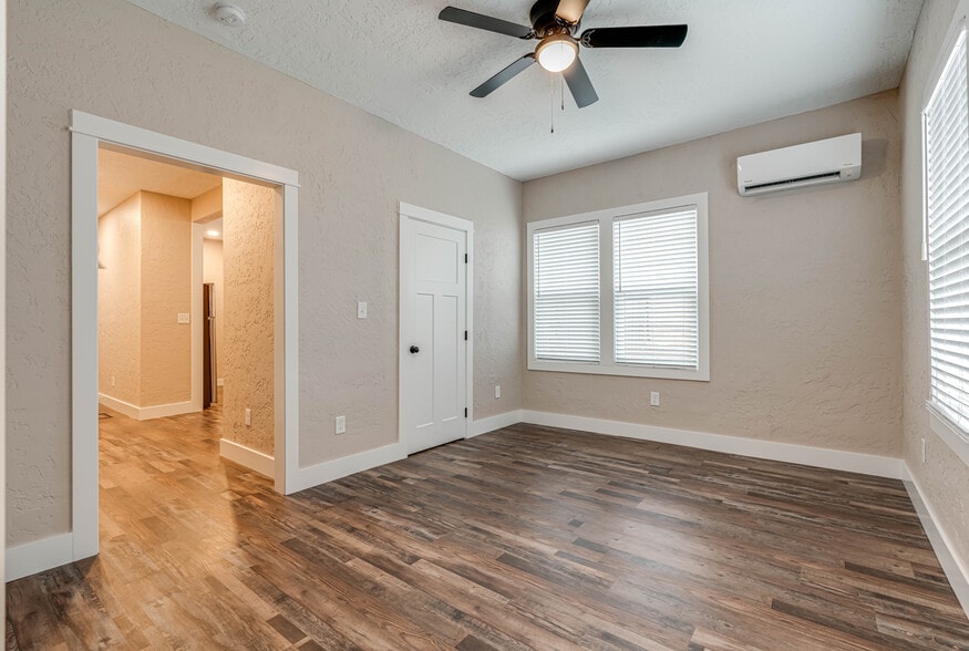 Living Room - 316 W Cypress St