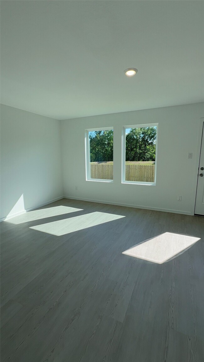 Building Photo - 327 Parkin Ct