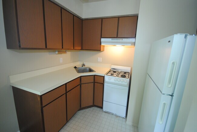 Building Photo - Ashley Manor