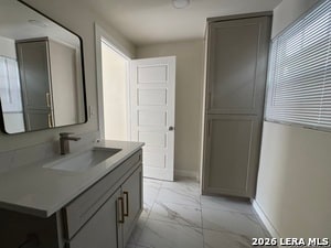 Building Photo - 631 E Mistletoe