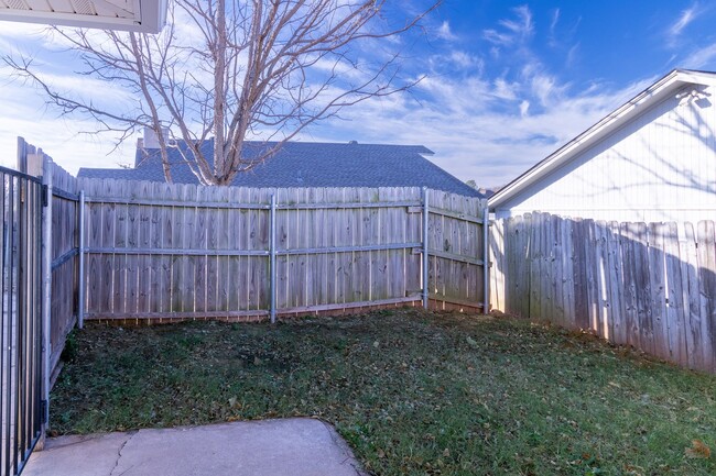 Building Photo - Beautiful Edmond Home Near UCO FOR RENT